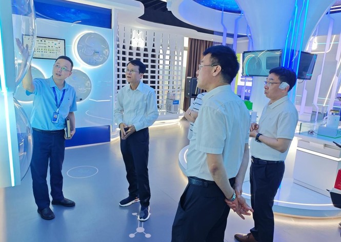 數(shù)智賦能 綠動鷺島 | 廈門市政協(xié)黨組副書記、副主席黃曉舟一行蒞臨金名節(jié)能走訪調(diào)研